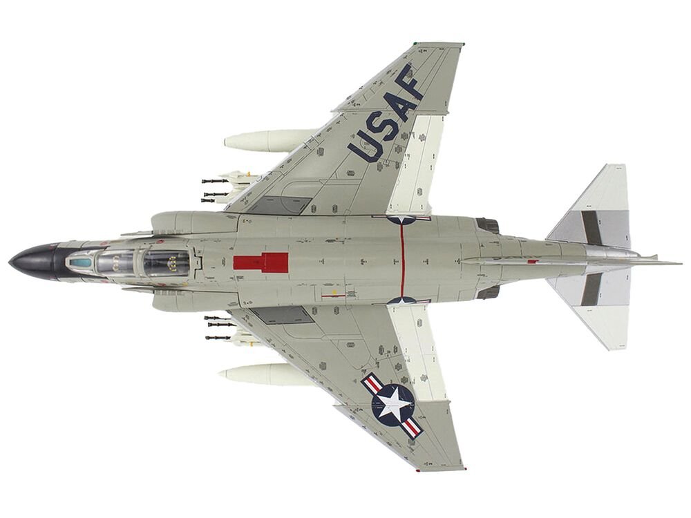 McDonnell Douglas F-4C Phantom II Fighter-Bomber Aircraft "45th TFS Ubon Thailand" (1965) United States Air Force "Air Power Series" 1/72 Diecast Model by Hobby Master view 4