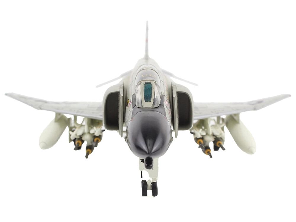 McDonnell Douglas F-4C Phantom II Fighter-Bomber Aircraft "433rd TFS 8th TFW Ubon Thailand" (1966) United States Air Force "Air Power Series" 1/72 Diecast Model by Hobby Master view 3