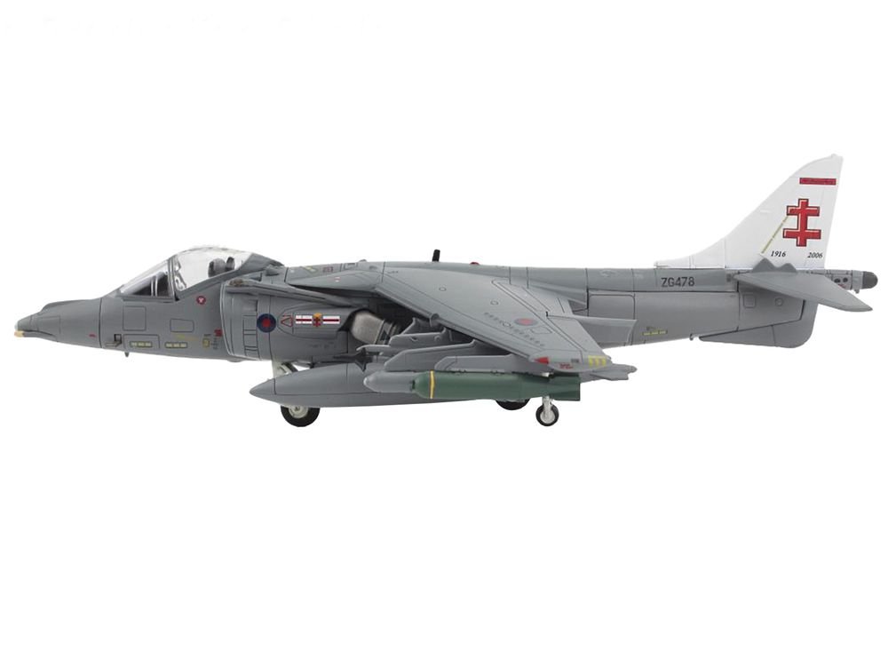 McDonnell Douglas AV-8B/British Harrier II GR.9A Aircraft "41 (R) Squadron RAF Coningsby Air Base" (2006) Royal Air Force "Air Power Series" 1/72 Diecast Model by Hobby Master view 2