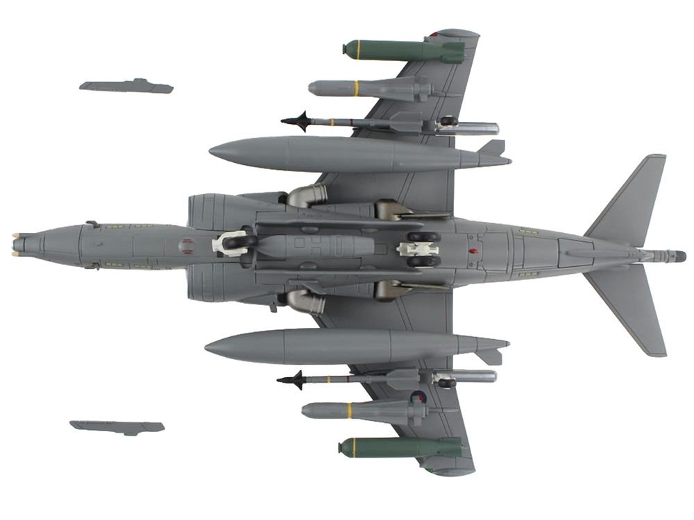 McDonnell Douglas AV-8B/British Harrier II GR.9A Aircraft "41 (R) Squadron RAF Coningsby Air Base" (2006) Royal Air Force "Air Power Series" 1/72 Diecast Model by Hobby Master view 4