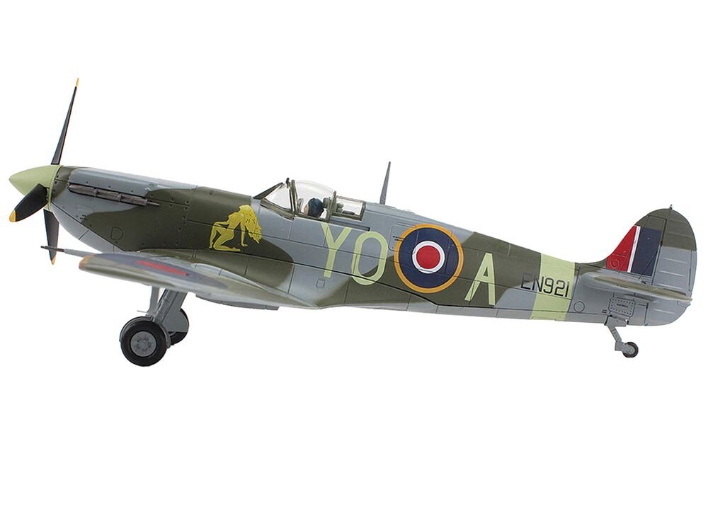 Supermarine Spitfire Mk Vb Fighter Aircraft "EN921 Flying Officer Jack Sheppard No. 401 Squadron" (1943) Royal Canadian Air Force "Air Power Series" 1/48 Diecast Model by Hobby Master view 2