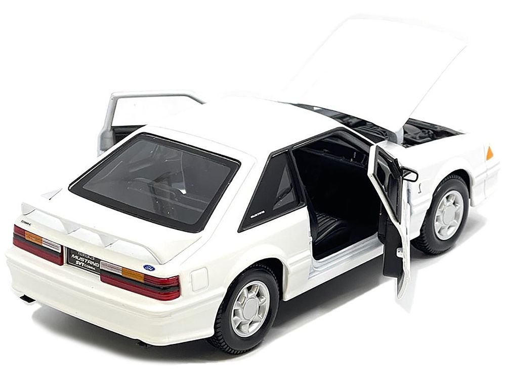 1993 Ford Mustang SVT Cobra White "Special Edition" Series 1/24 Diecast Model Car by Maisto view 3