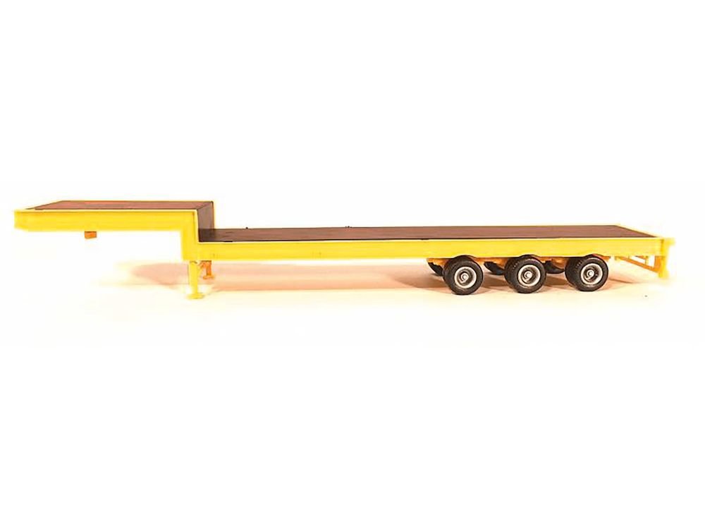 3-Axle Step Deck Equipment Trailer with Ramps Yellow 1/87 (HO) Plastic Model by Promotex view 2
