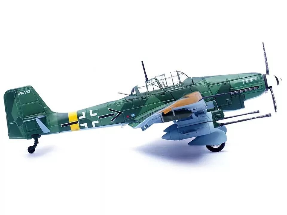 Junkers Ju 87G2 Stuka Bomber Aircraft "10.(Pz)/SG 2 Immelmann Oberst Hans-Ulrich Rudel Slovakia" (1944) German Luftwaffe "Wing" Series 1/72 Diecast Model by Panzerkampf view 2