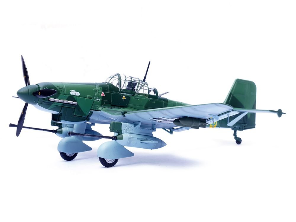 Junkers Ju 87G2 Stuka Bomber Aircraft "10.(Pz)/SG 2 Immelmann T6+BB Oberst Hans-Ulrich Rudel Romania" (1944) German Luftwaffe "Wing" Series 1/72 Diecast Model by Panzerkampf view 2