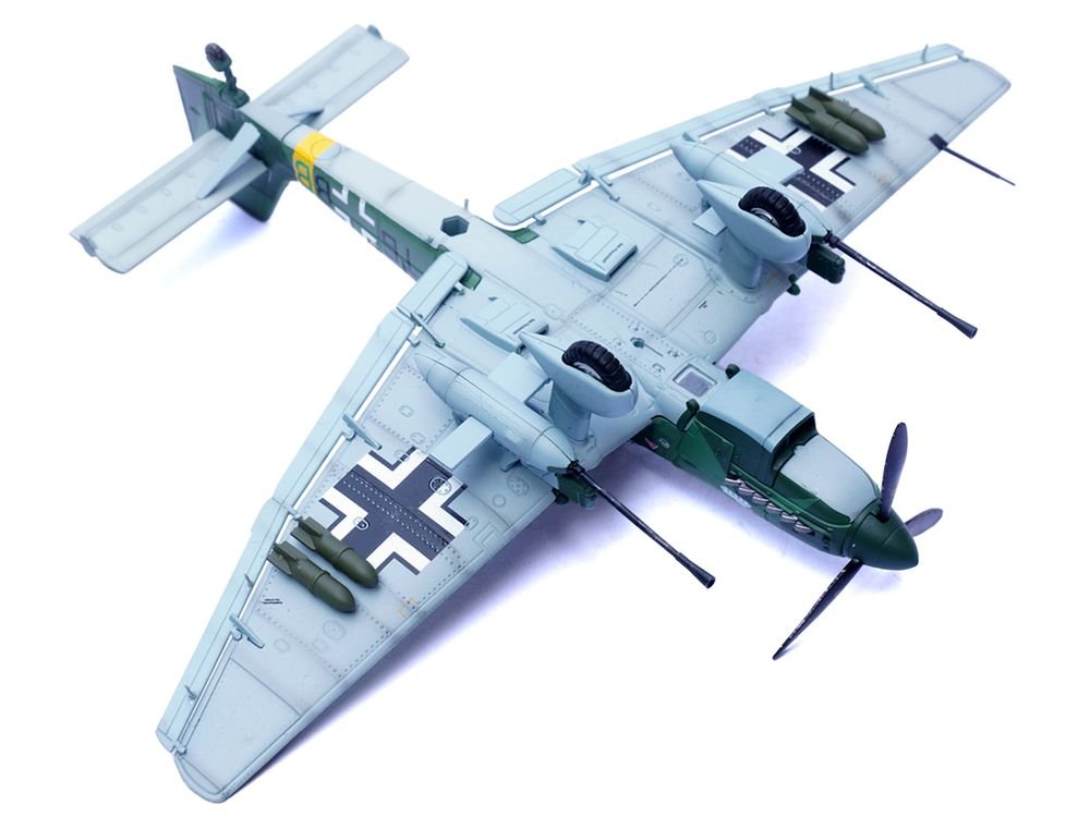 Junkers Ju 87G2 Stuka Bomber Aircraft "10.(Pz)/SG 2 Immelmann T6+BB Oberst Hans-Ulrich Rudel Romania" (1944) German Luftwaffe "Wing" Series 1/72 Diecast Model by Panzerkampf view 5