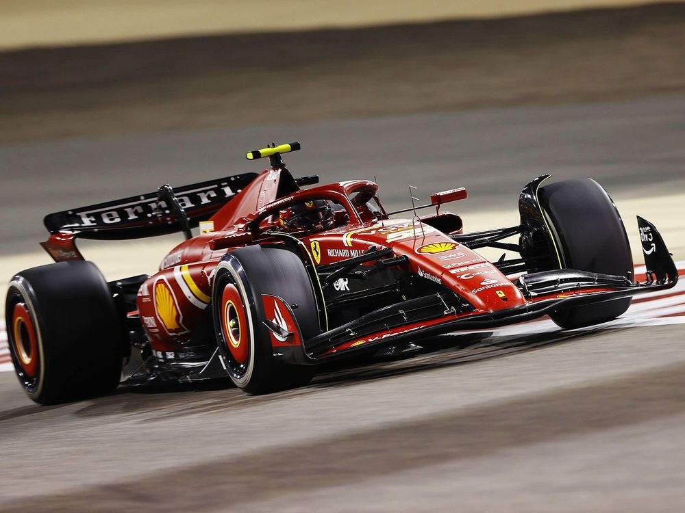 Ferrari SF-24 #55 Carlos Sainz 3rd Place Formula One F1 "Bahrain GP" (2024) with Acrylic Display Case 1/18 Model Car by LookSmart view 2