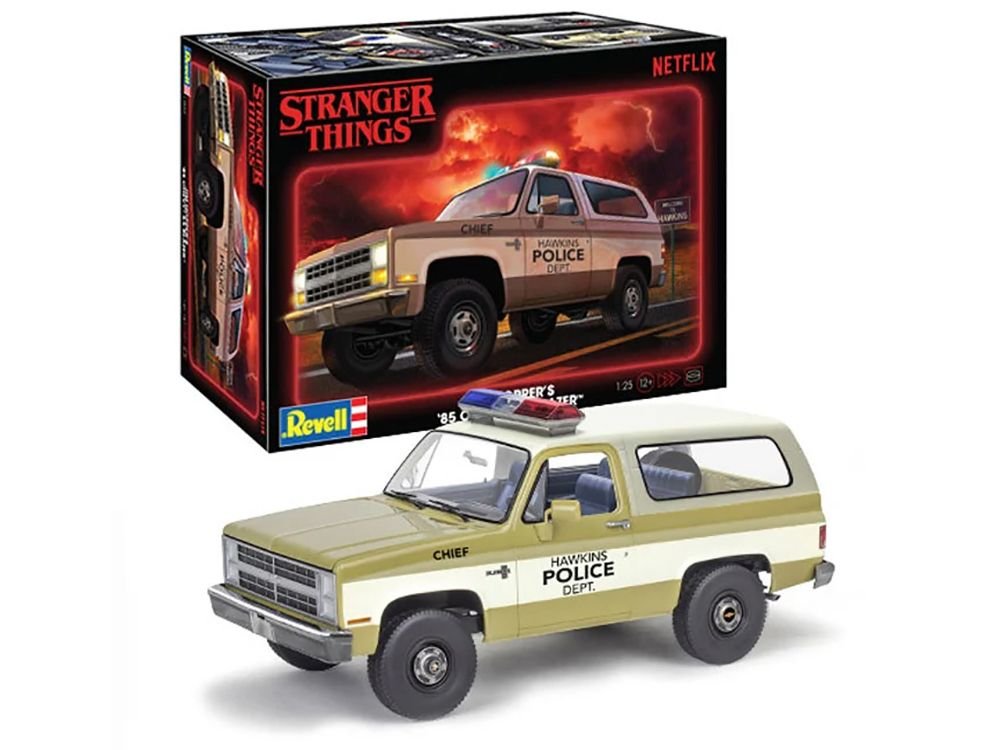 Level 4 Model Kit Jim Hopper's 1985 Chevrolet K5 Blazer "Stranger Things" (2016-Current) TV Series 1/25 Scale Model by Revell view 5