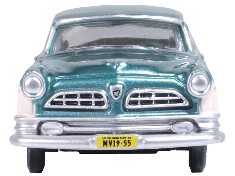 1955 Chrysler New Yorker Deluxe St. Regis Jade Green Metallic and Cream 1/87 (HO) Scale Diecast Model Car by Oxford Diecast view 3