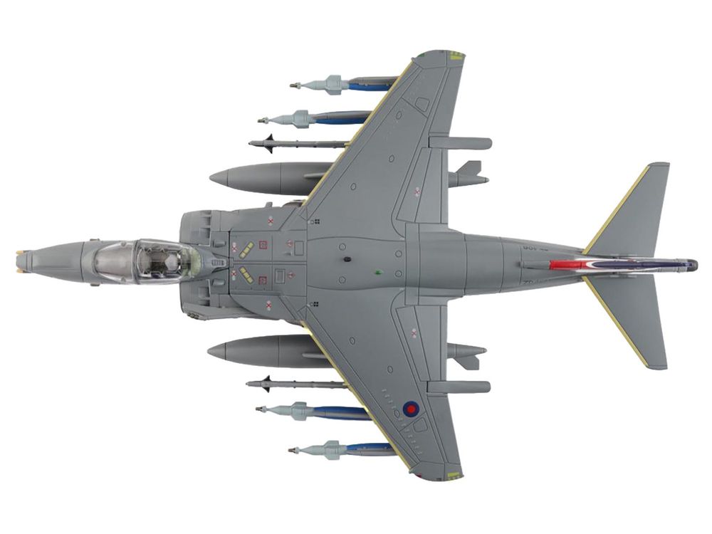 British Aerospace Harrier GR.9 Aircraft "ZD406 Royal Navy Strike Wing RAF Station Cottesmore" (2009) British Royal Air Force/Navy "Air Power Series" 1/72 Diecast Model by Hobby Master view 3