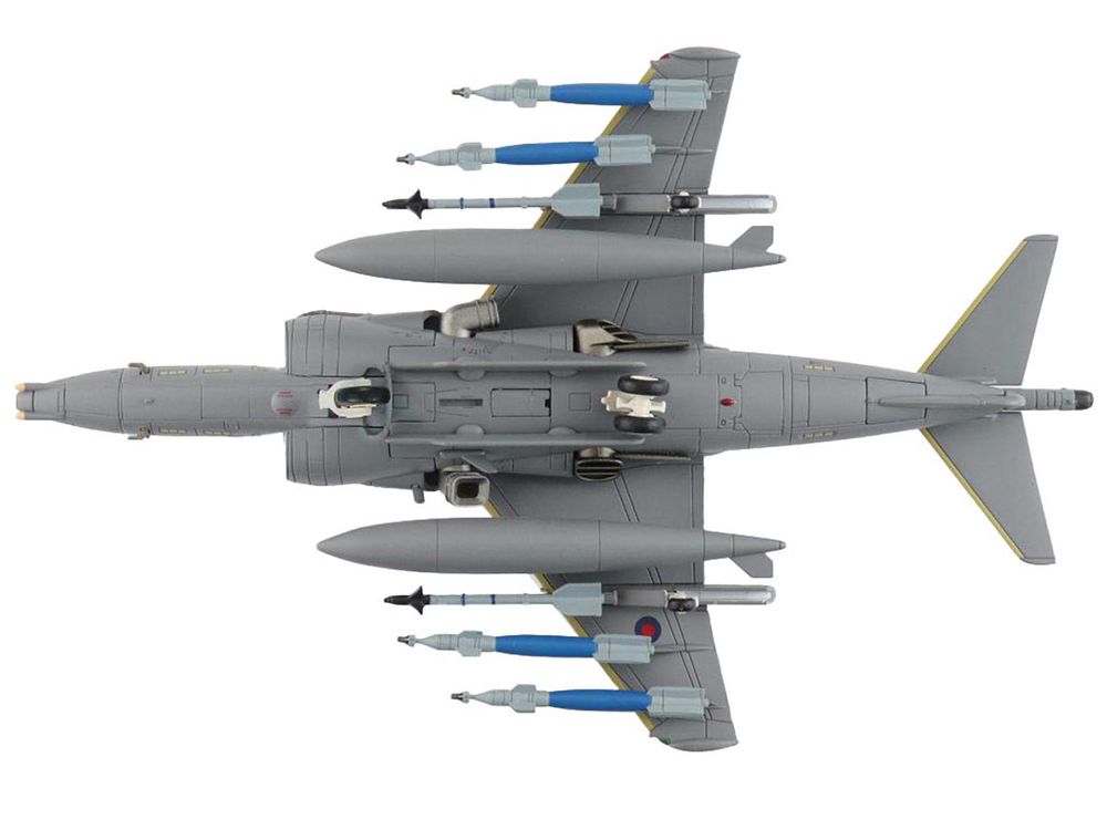 British Aerospace Harrier GR.9 Aircraft "ZD406 Royal Navy Strike Wing RAF Station Cottesmore" (2009) British Royal Air Force/Navy "Air Power Series" 1/72 Diecast Model by Hobby Master view 4