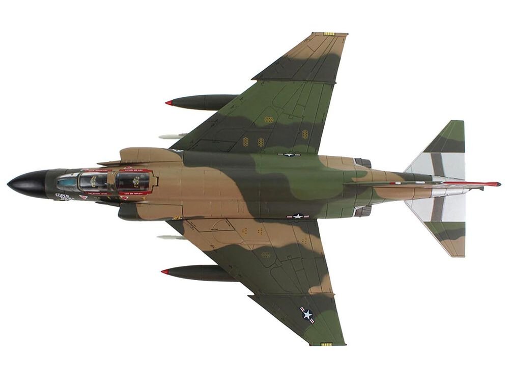 McDonnell Douglas EF-4C Wild Weasel Fighter-Bomber Aircraft "64-0840 67th TFS Korat RTAFB Super Cocks Swiss Samilar" (1971) United States Air Force "Air Power Series" 1/72 Diecast Model by Hobby Master view 3