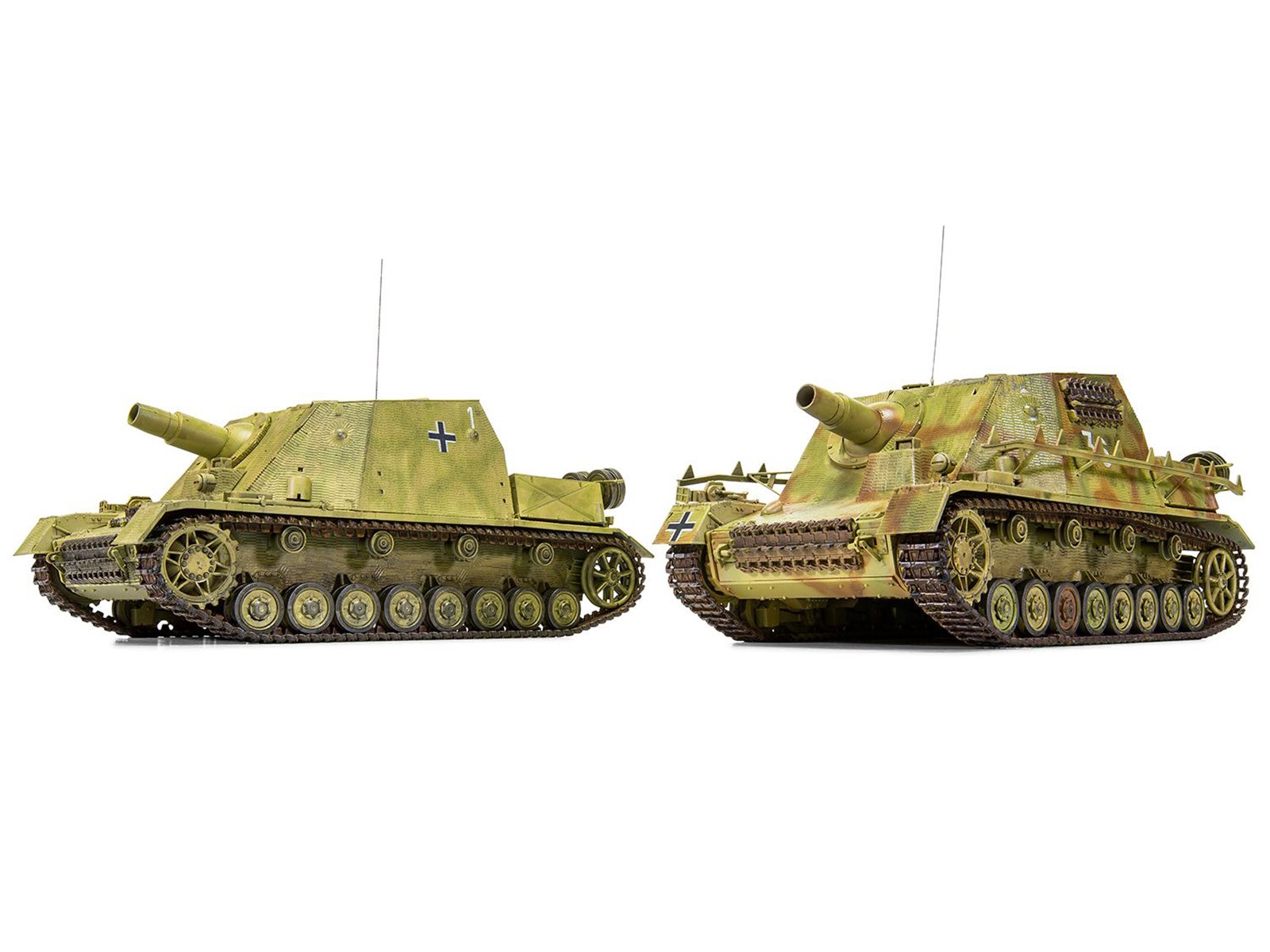 Level 3 Model Kit Sturmpanzer IV Brummbar "Mid Version" Tank with 2 Scheme Options 1/35 Plastic Model Kit by Airfix view 3