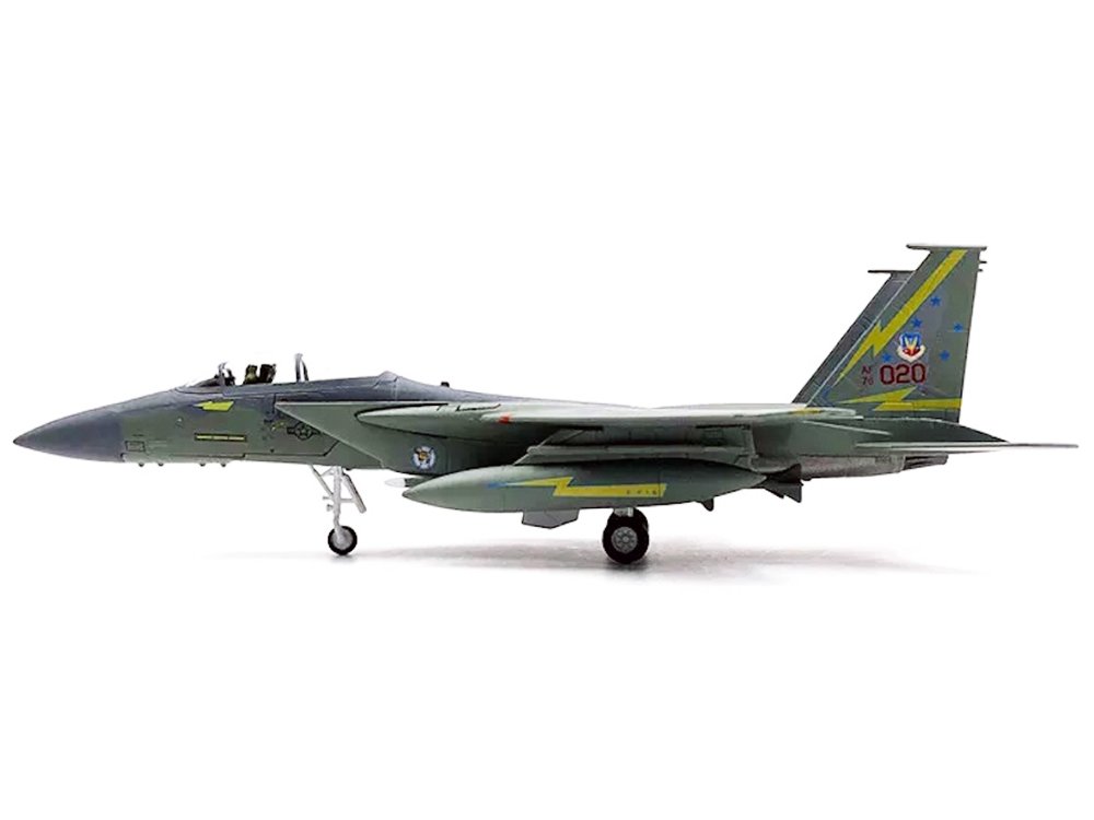 McDonnell Douglas F-15A Eagle Aircraft "Spittin Kittens 5th Fighter-Interceptor Squadron Tactical Air Command Minot AFB" (1985) United States Air Force 1/100 Diecast Model Airplane view 3