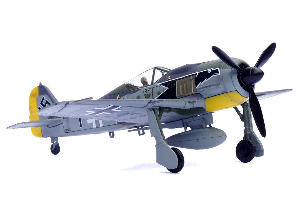 Focke-Wulf Fw 190A Aircraft "Black 13 8./JG 2 Richthofen France" (1943) German Luftwaffe 1/72 Diecast Model Airplane by Legion view 4