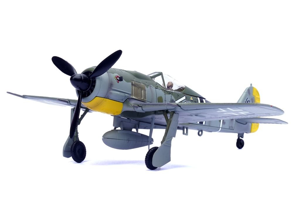 Focke-Wulf Fw 190A Aircraft "108-Victory Ace Hauptmann Hans 'Assi' Hahn Gruppenkommandeur III./JG 2 Richthofen France" (1942) German Luftwaffe 1/72 Diecast Model Airplane by Legion view 3