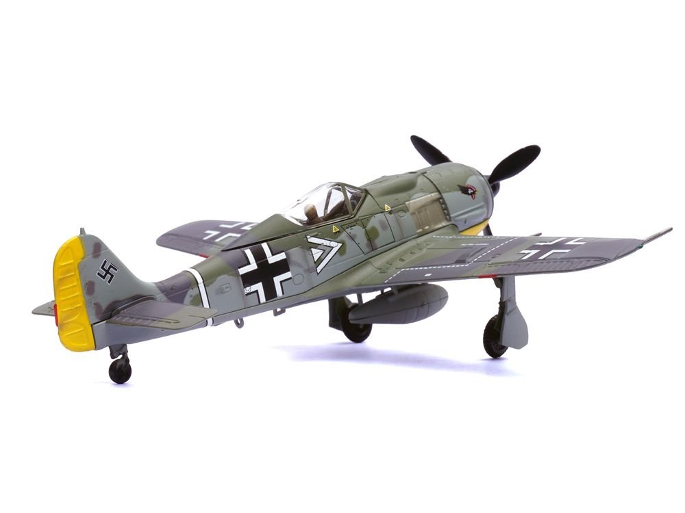 Focke-Wulf Fw 190A Aircraft "108-Victory Ace Hauptmann Hans 'Assi' Hahn Gruppenkommandeur III./JG 2 Richthofen France" (1942) German Luftwaffe 1/72 Diecast Model Airplane by Legion view 4