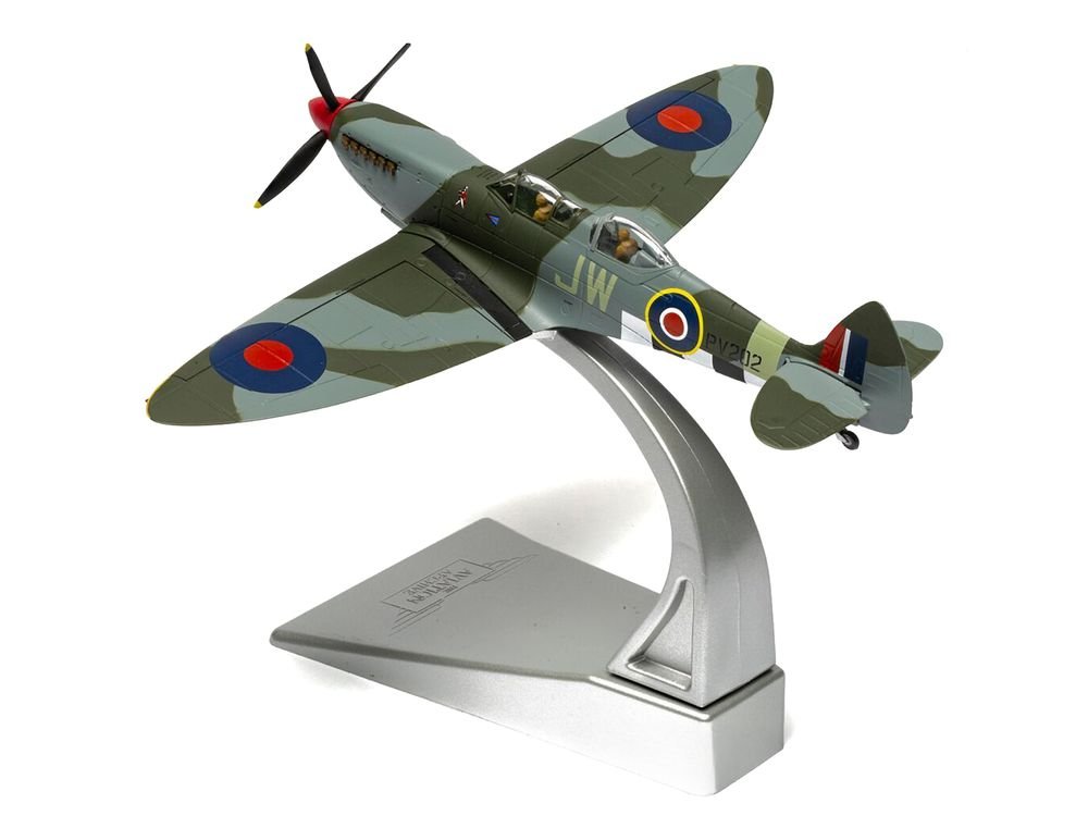 Supermarine Spitfire T.9 Aircraft "PV202 Aerial Collective at Duxford Airfield" British Royal Air Force "The Aviation Archive" Series 1/72 Diecast Model by Corgi view 5