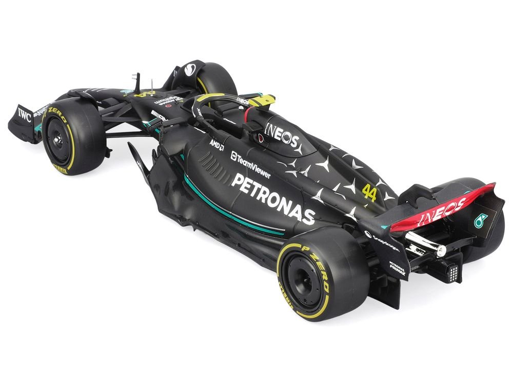 Mercedes-AMG F1 W14 E Performance #44 Lewis Hamilton "Petronas" Formula One F1 "World Championship" (2023) with Driver Figure "Race" Series 1/24 Diecast Model Car by Bburago view 3