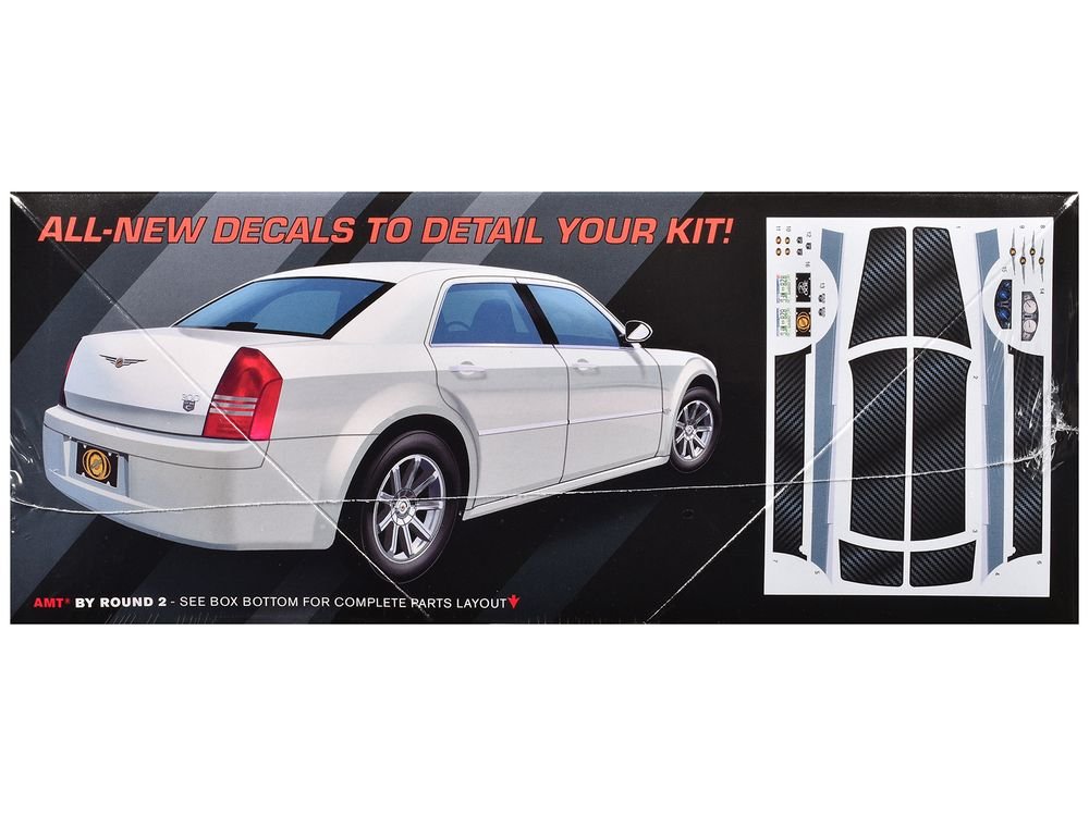 Skill 2 Model Kit 2005 Chrysler 300C 1/25 Scale Model by AMT view 3