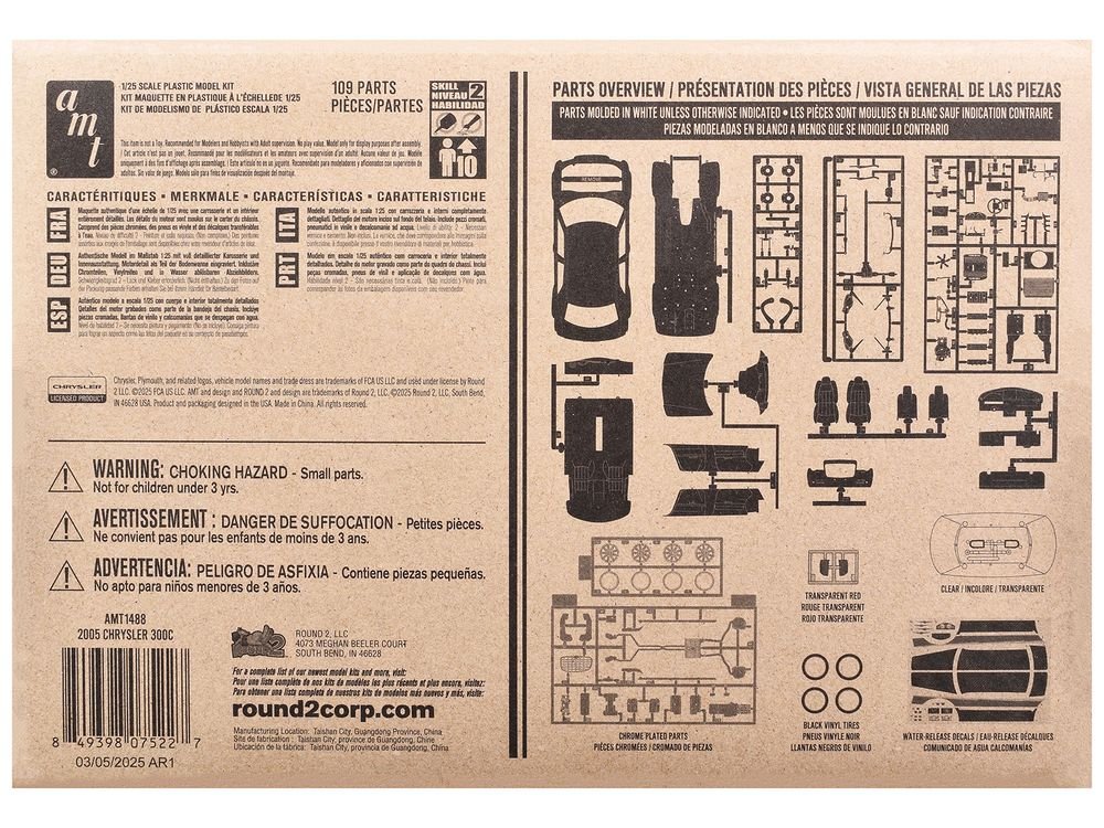 Skill 2 Model Kit 2005 Chrysler 300C 1/25 Scale Model by AMT view 4