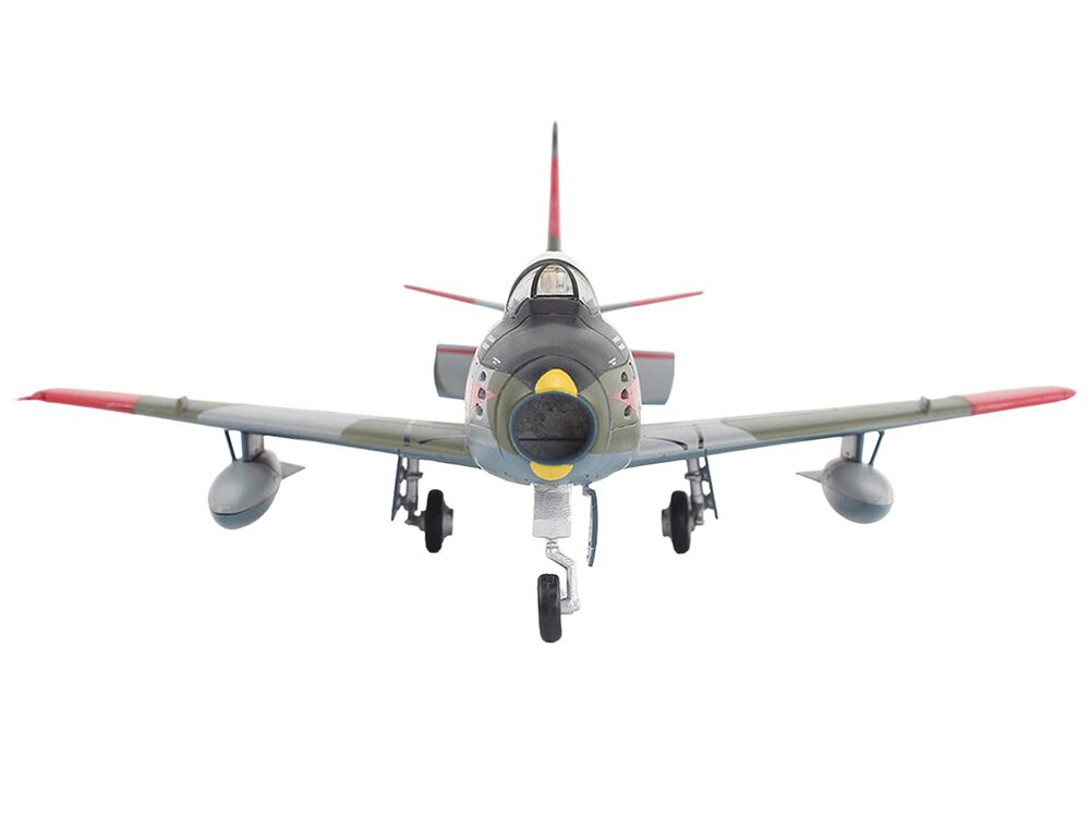 Canadair Sabre Mk.6 Fighter Aircraft "Sky Lancers" (1956) Royal Canadian Air Force "Air Power Series" 1/72 Diecast Model by Hobby Master view 3