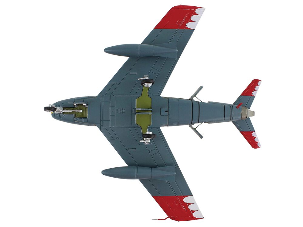 Canadair Sabre Mk.6 Fighter Aircraft "Sky Lancers" (1956) Royal Canadian Air Force "Air Power Series" 1/72 Diecast Model by Hobby Master view 5