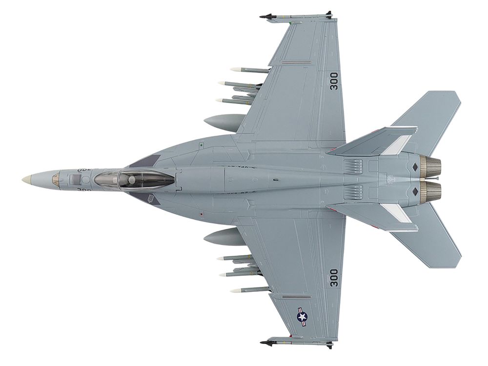 Boeing F/A-18E Super Hornet Fighter Aircraft "168910 Golden Warriors VFA-87 Operation Inherent Resolve" (2017) United States Navy "Air Power Series" 1/72 Diecast Model by Hobby Master view 4