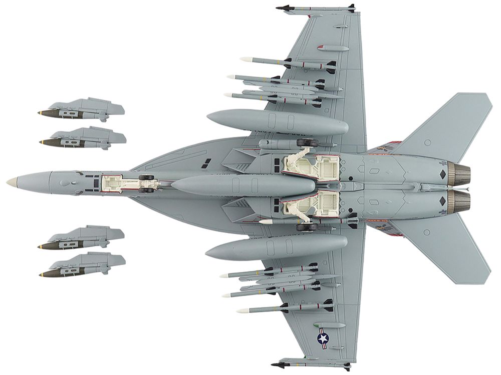Boeing F/A-18E Super Hornet Fighter Aircraft "168910 Golden Warriors VFA-87 Operation Inherent Resolve" (2017) United States Navy "Air Power Series" 1/72 Diecast Model by Hobby Master view 5
