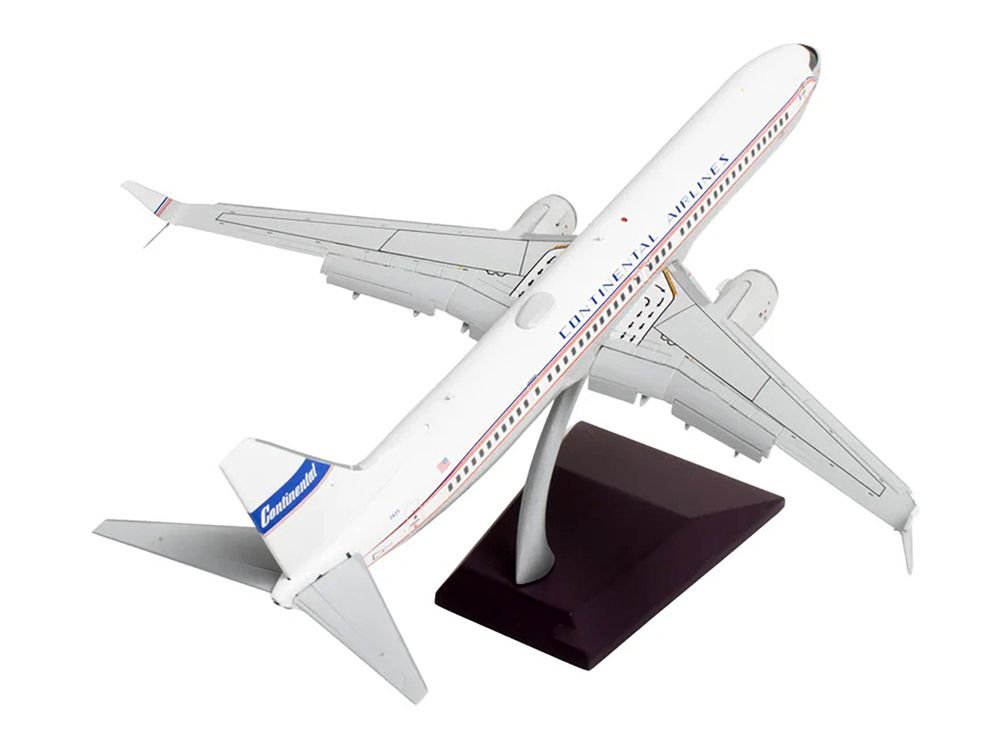 Boeing 737-900ER Commercial Aircraft with Flaps Down "Continental Airlines - United Airlines" (N75435) White with Red and Blue Stripes "Gemini 200" Series 1/200 Diecast Model Airplane by GeminiJets view 3