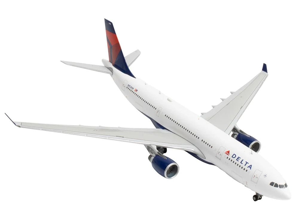 Airbus A330-200 Commercial Aircraft "Delta Air Lines" (N852NW) White with Red and Blue Tail 1/400 Diecast Model Airplane by GeminiJets view 4