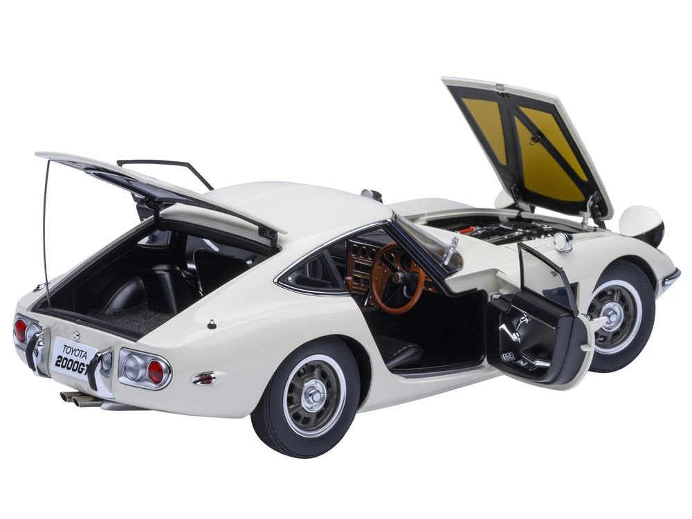 1967 Toyota 2000GT RHD (Right Hand Drive) White 1/18 Model Car by Autoart view 2