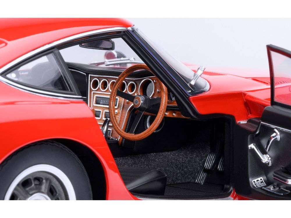 1967 Toyota 2000GT RHD (Right Hand Drive) Red 1/18 Model Car by Autoart view 4