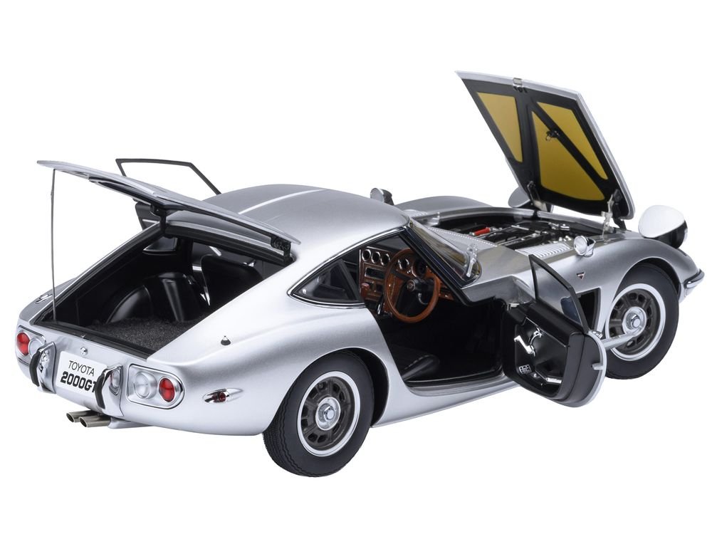 1967 Toyota 2000GT RHD (Right Hand Drive) Silver Metallic 1/18 Model Car by Autoart view 2