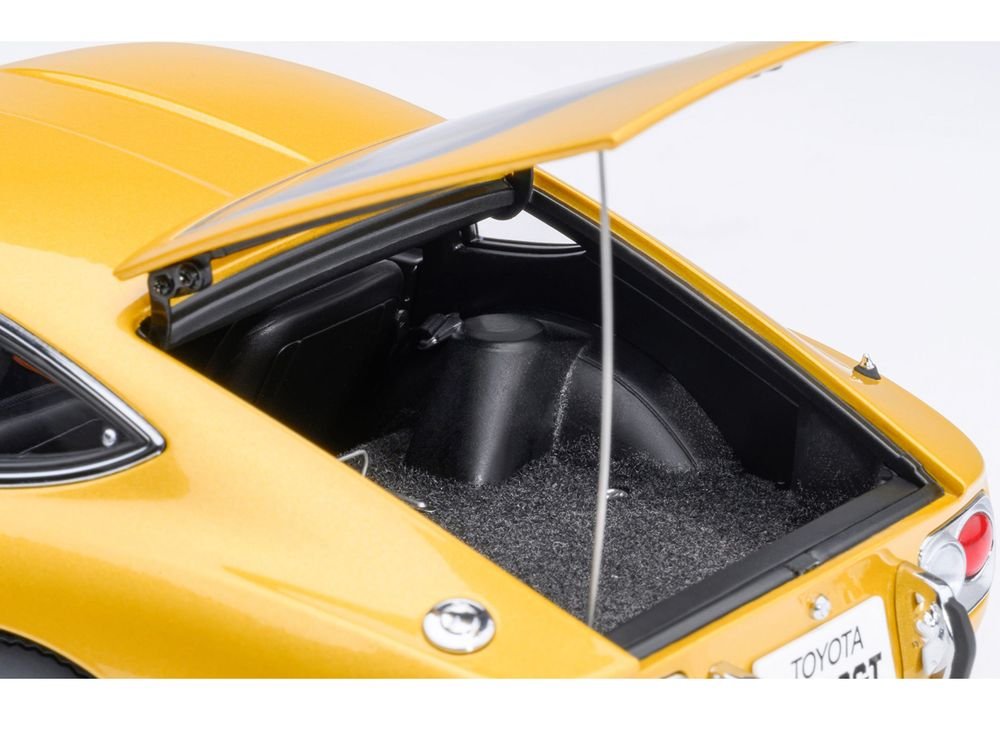 1967 Toyota 2000GT RHD (Right Hand Drive) Gold Metallic 1/18 Model Car by Autoart view 5