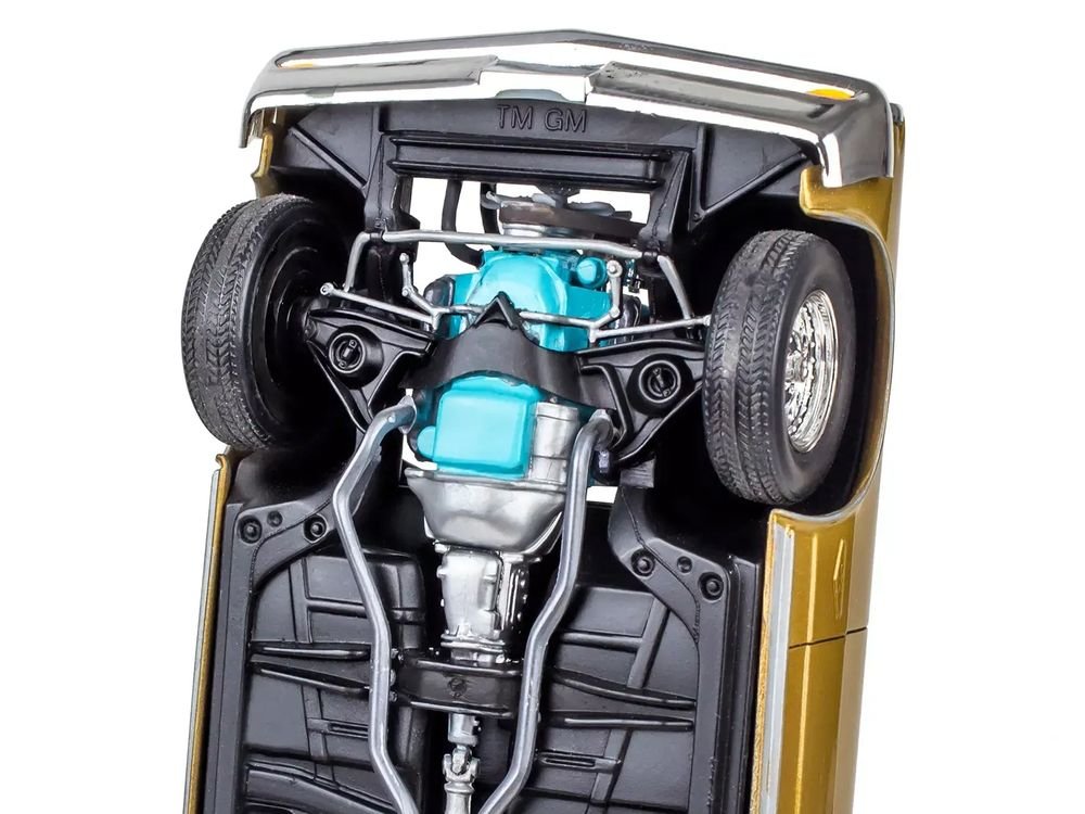 Level 4 Model Kit 1964 Pontiac GTO 2-in-1 Kit 1/24 Scale Model by Revell view 3