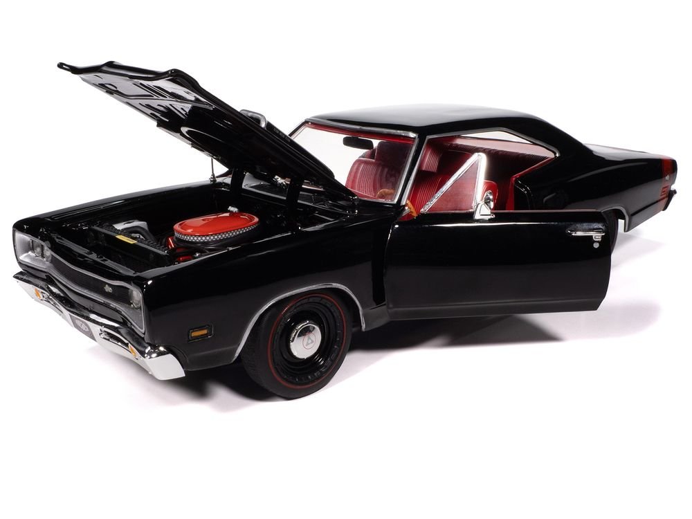 1969 Dodge Coronet Super Bee "Muscle Car & Corvette Nationals" (MCACN) Black with Red Interior "American Muscle" Series 1/18 Diecast Model Car by Auto World view 2
