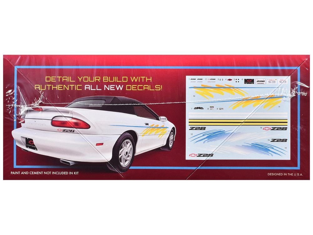 Skill 2 Model Kit 1996 Chevrolet Camaro Z28 Convertible 1/25 Scale Model by AMT view 2