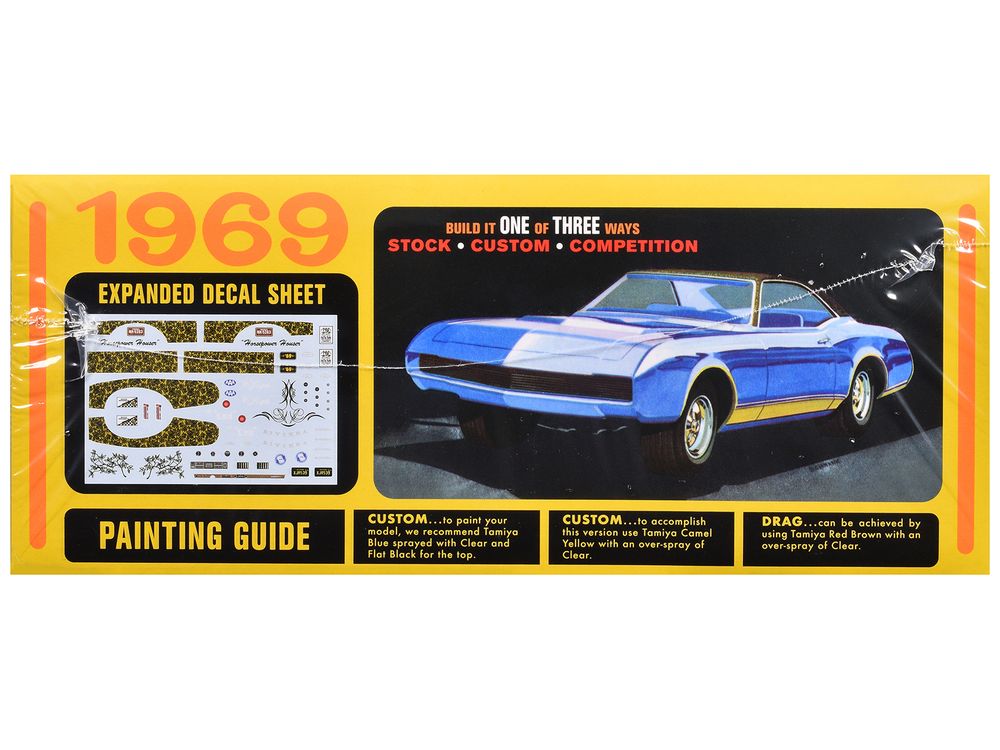 Skill 2 Model Kit 1969 Buick Riviera 1/25 Scale Model by AMT view 3