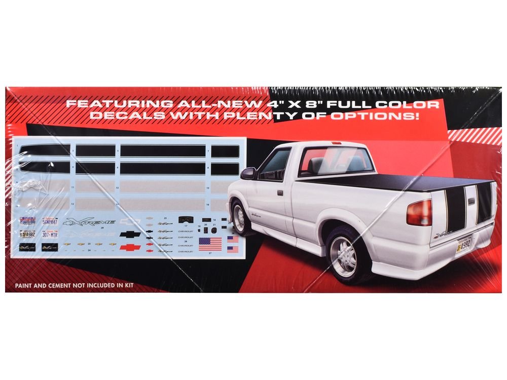 Skill 2 Model Kit 1999 Chevrolet S-10 Xtreme Pickup Truck 1/25 Scale Model by AMT view 3