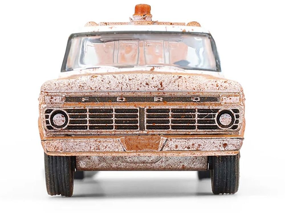 1973 Ford F-100 Tow Truck White (Weathered) "Blue Collar Collection" Series 14 1/64 Diecast Model Car by Greenlight view 4