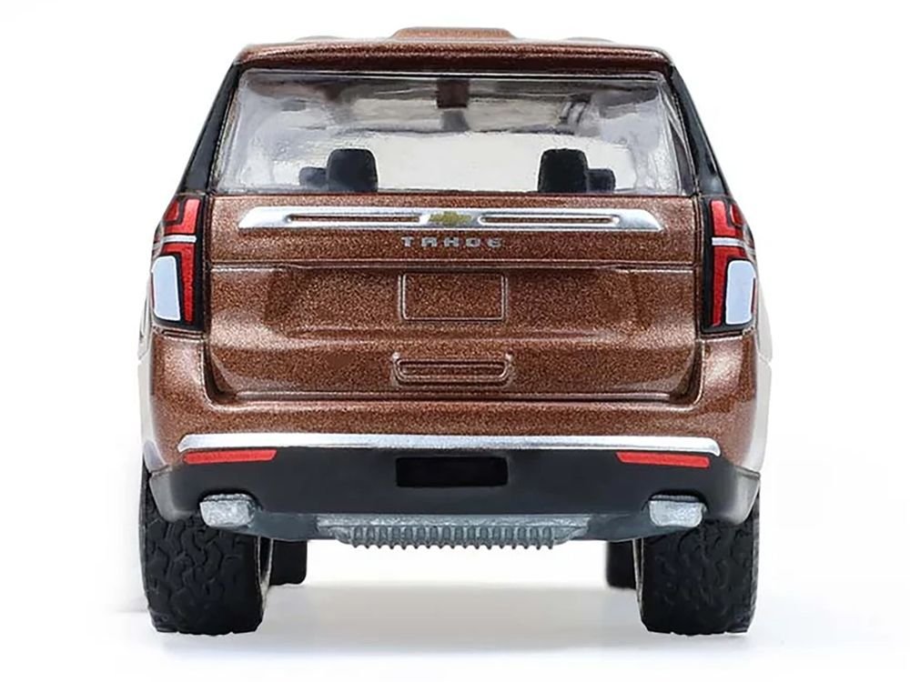 2022 Chevrolet Tahoe Auburn Metallic "Blue Collar Collection" Series 14 1/64 Diecast Model Car by Greenlight view 5