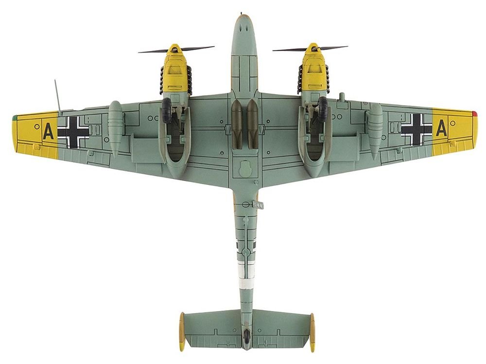Messerschmitt BF 110E-2 Trop Fighter Aircraft "3U+AR 7./ZG26 Italy" (1941) German Luftwaffe "Air Power Series" 1/72 Diecast Model by Hobby Master view 4