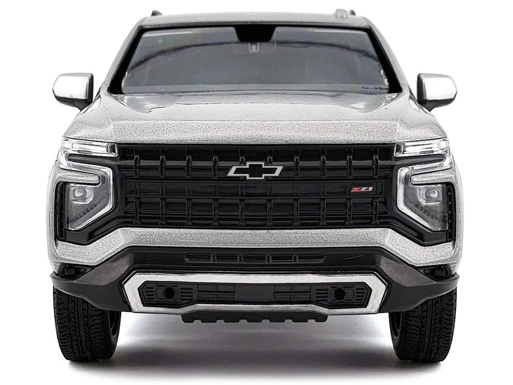 2025 Chevrolet Tahoe Z71 Gray Metallic "Timeless Legends" Series 1/24 Diecast Model Car by Motormax view 3