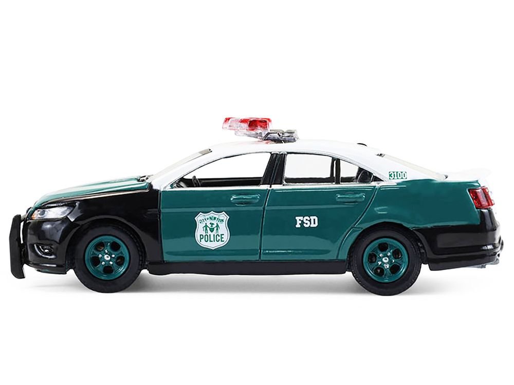 2014 Ford Taurus "New York Police Department (NYPD) Vintage Tribute Livery" Green and Black with White Top "Hot Pursuit" Series 47 1/64 Diecast Model Car by Greenlight view 2