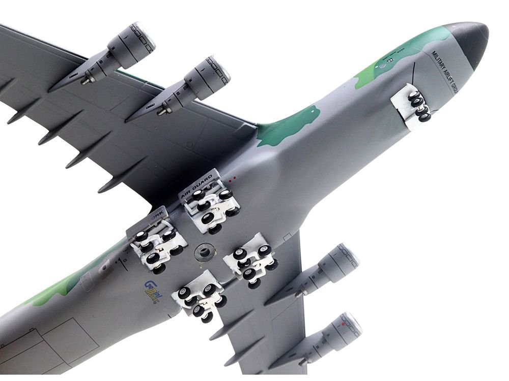 Lockheed C-5M Super Galaxy Transport Aircraft "New York Air National Guard 105th Airlift Wing Stewart Air National Guard Base" United States Air Force (68-0226) Green Camouflage "Gemini Macs" Series 1/400 Diecast Model Airplane by GeminiJets view 2