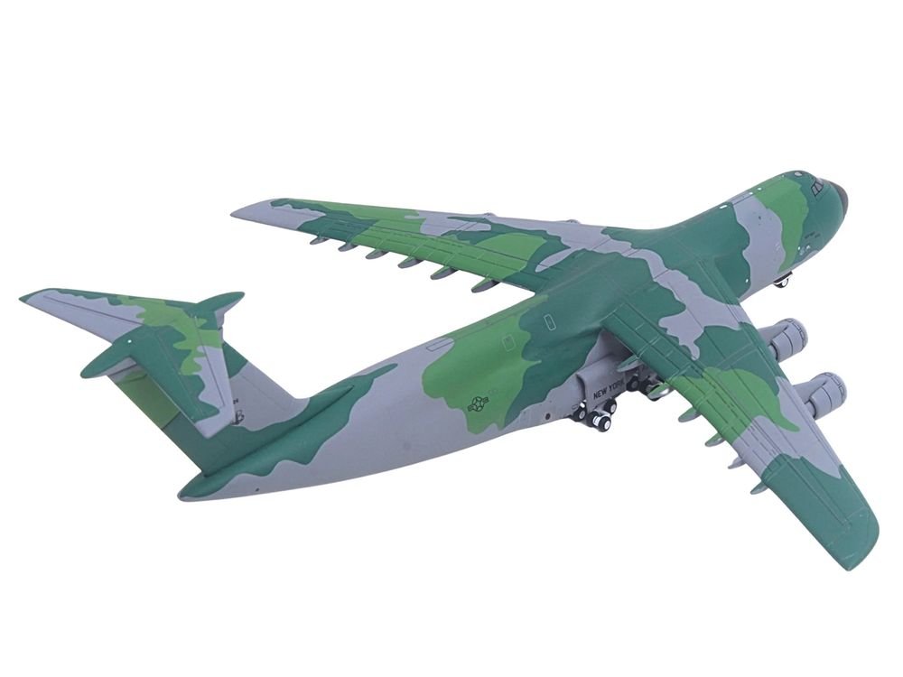 Lockheed C-5M Super Galaxy Transport Aircraft "New York Air National Guard 105th Airlift Wing Stewart Air National Guard Base" United States Air Force (68-0226) Green Camouflage "Gemini Macs" Series 1/400 Diecast Model Airplane by GeminiJets view 4