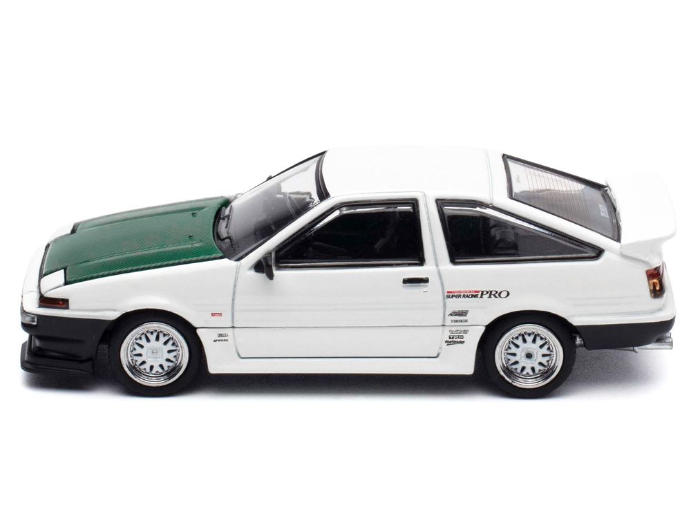 Toyota Sprinter Trueno (AE86) RHD (Right Hand Drive) "Keiichi Tsuchiya - Dori Dori Mesh Wheels" White with Green Carbon Hood 1/64 Diecast Model Car by Hobby Japan view 3