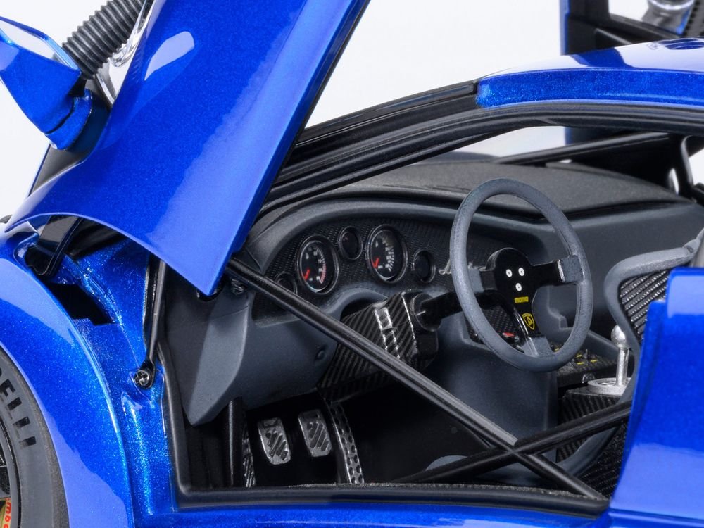 Lamborghini Diablo GTR Monterey Blue Metallic 1/18 Model Car by Autoart view 4