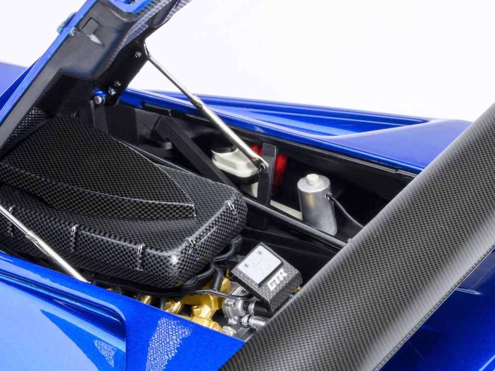 Lamborghini Diablo GTR Monterey Blue Metallic 1/18 Model Car by Autoart view 5